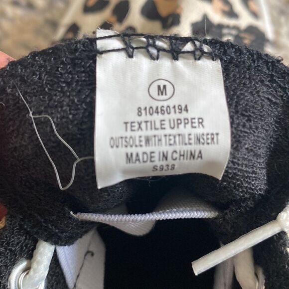 Canvas Casuals Slip On Leopard Shoes Size 7 / 8 Medium - Picture 5 of 6